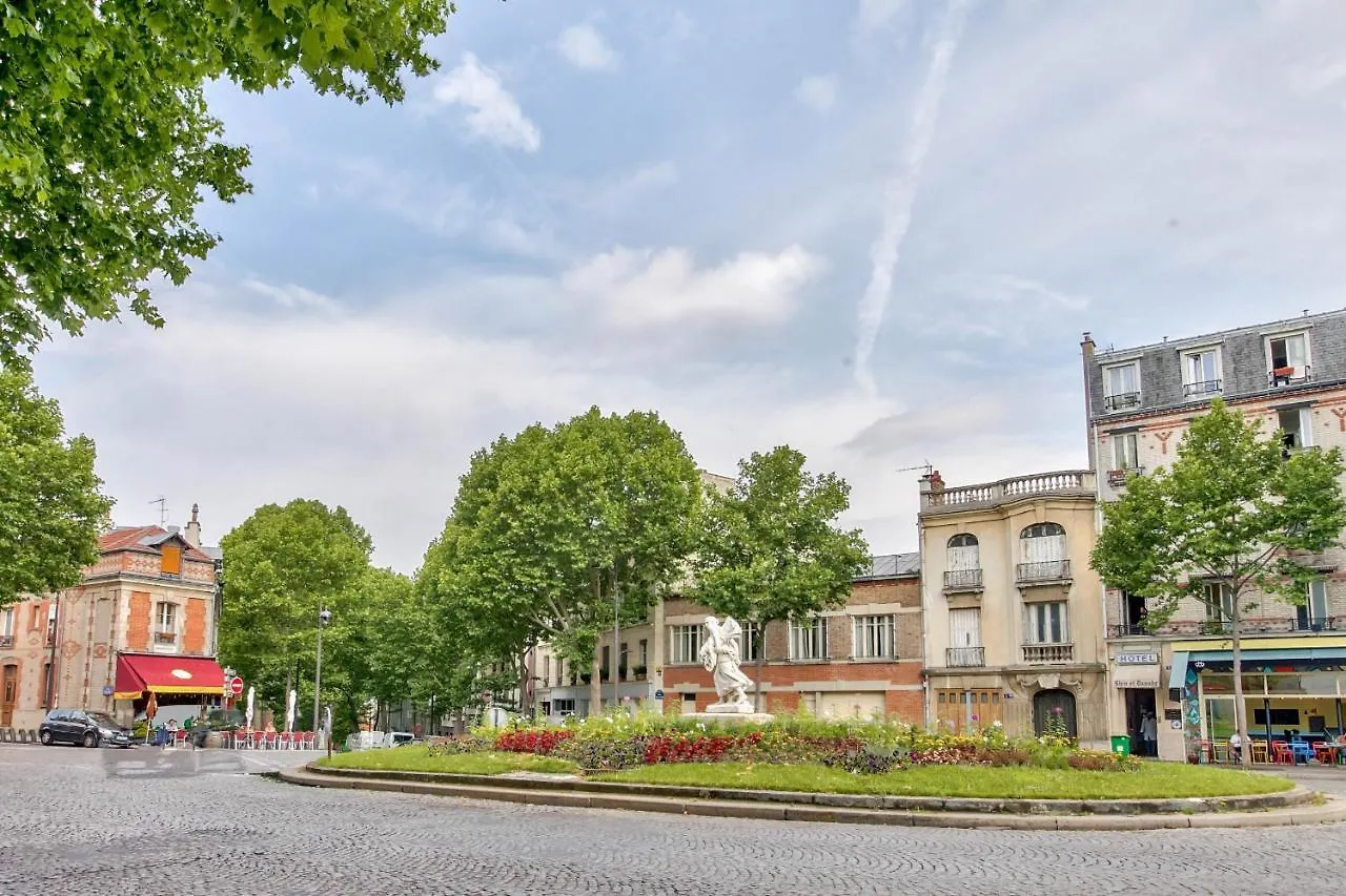 45-atelier Buttes Chaumont Apartment Paris